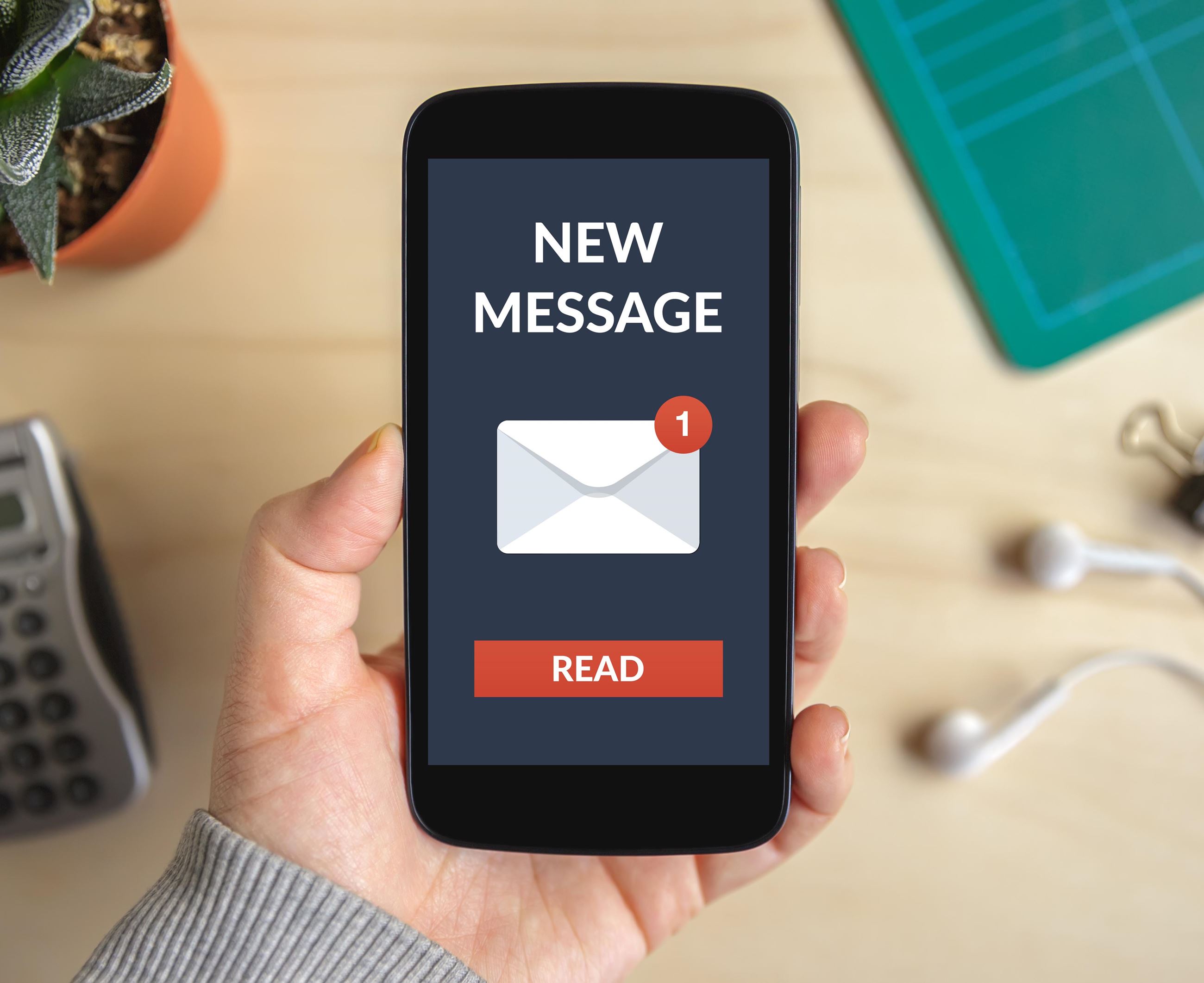 Cell phone receiving new message notification